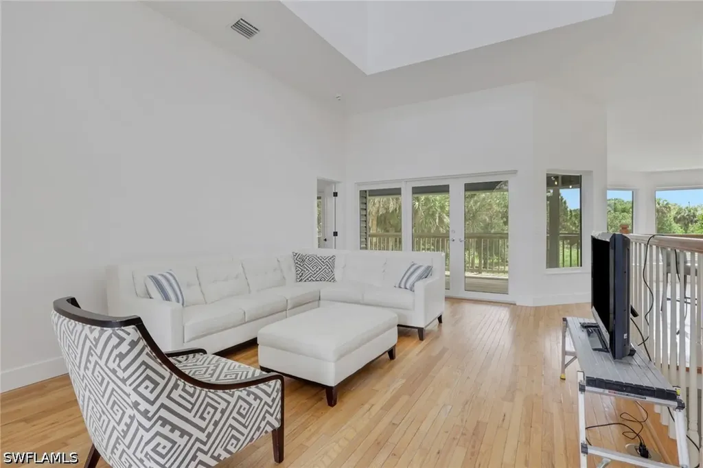 880 18th Street NE Naples FL 34120