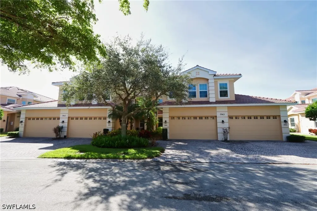 5963 Trophy Drive Naples FL 34110