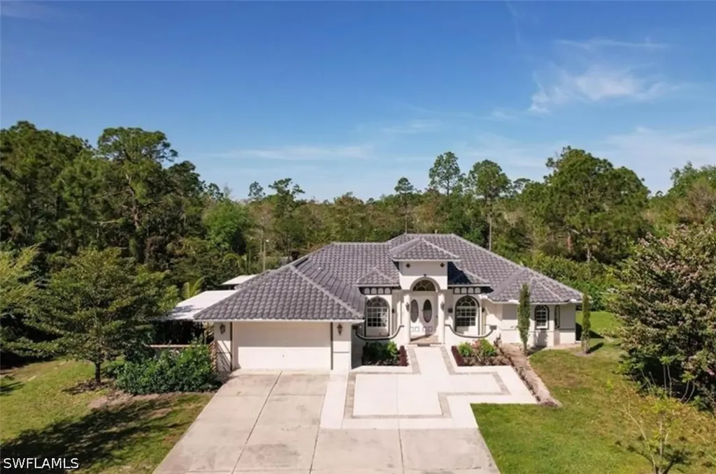 Naples FL, 3111 4TH Street NW