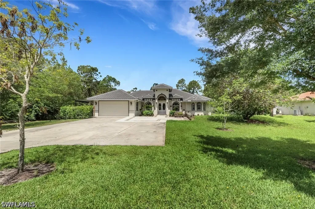 3111 4th Street NW Naples FL 34120