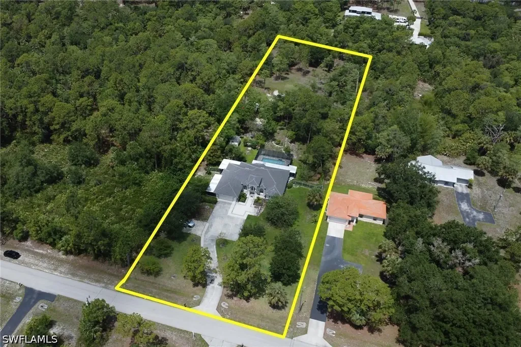 3111 4th Street NW Naples FL 34120
