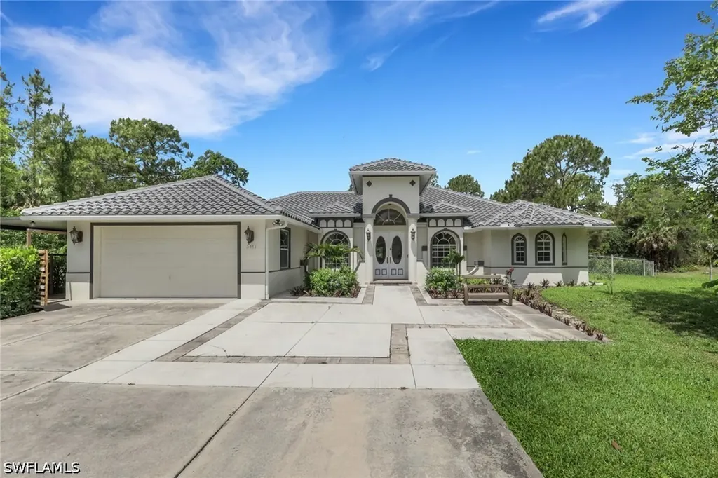 3111 4th Street NW Naples FL 34120