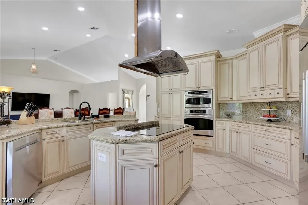 3111 4th Street NW Naples FL 34120