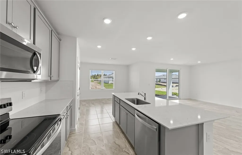 616 Oasis Lake Place Lehigh Acres FL 33936