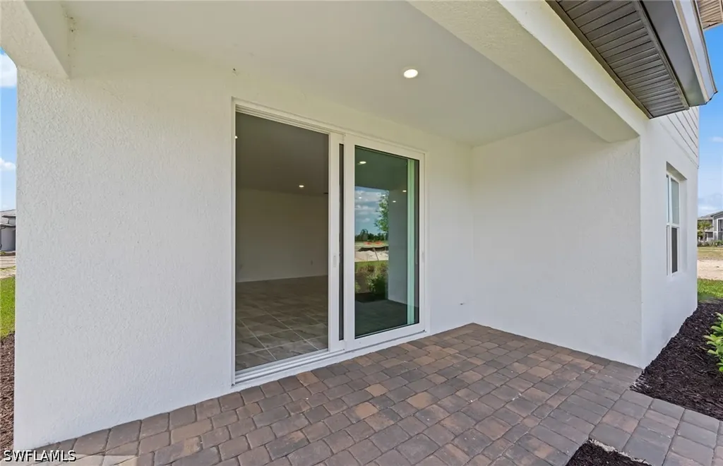 616 Oasis Lake Place Lehigh Acres FL 33936
