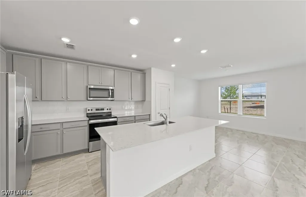 616 Oasis Lake Place Lehigh Acres FL 33936