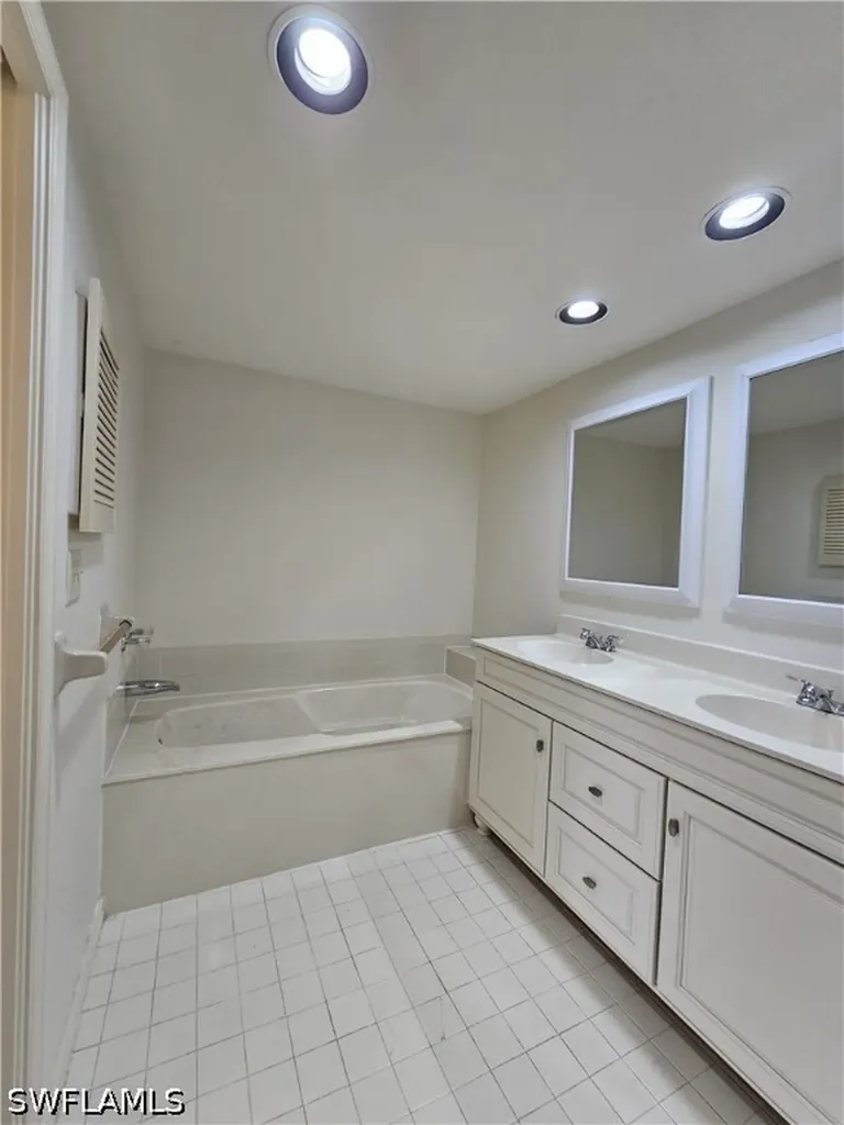 6025 Chardonnay Lane Naples FL 34119