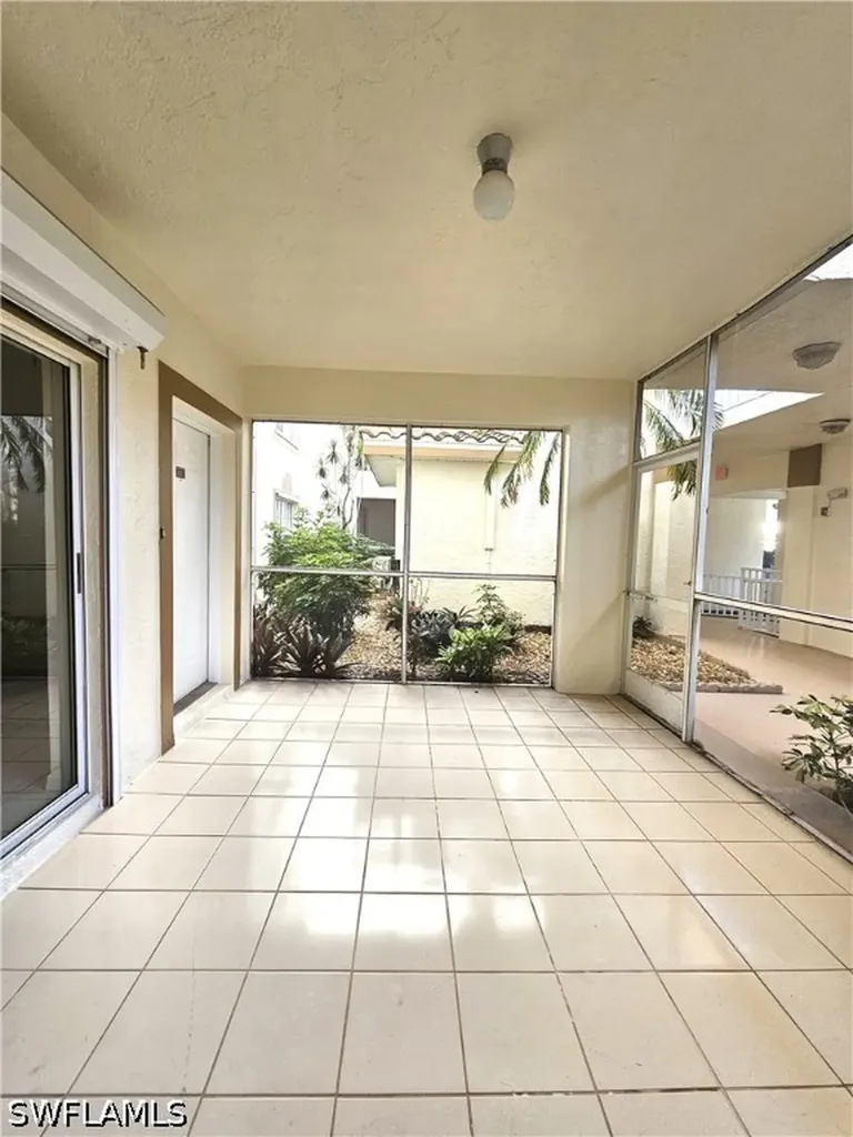 6025 Chardonnay Lane Naples FL 34119