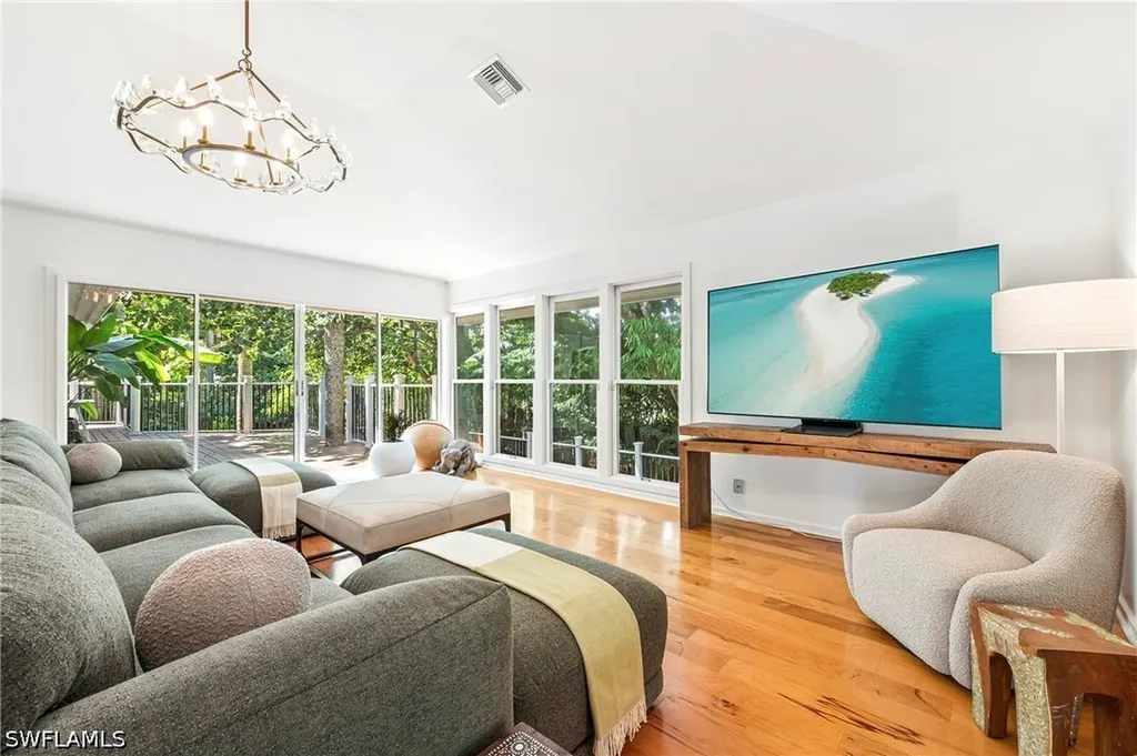 61 12th Avenue S Naples FL 34102