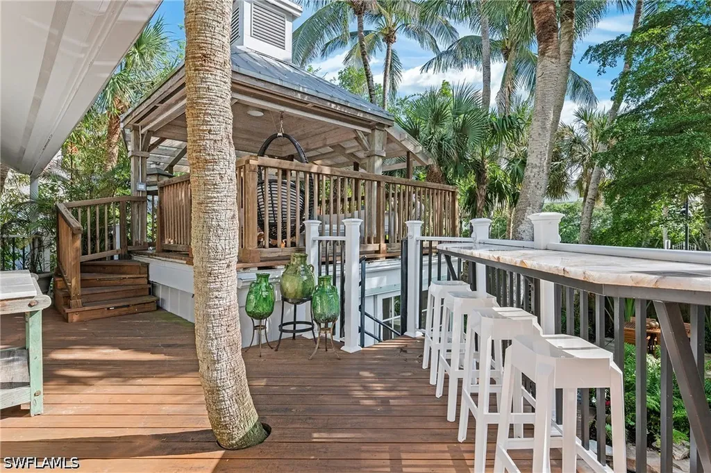 61 12th Avenue S Naples FL 34102