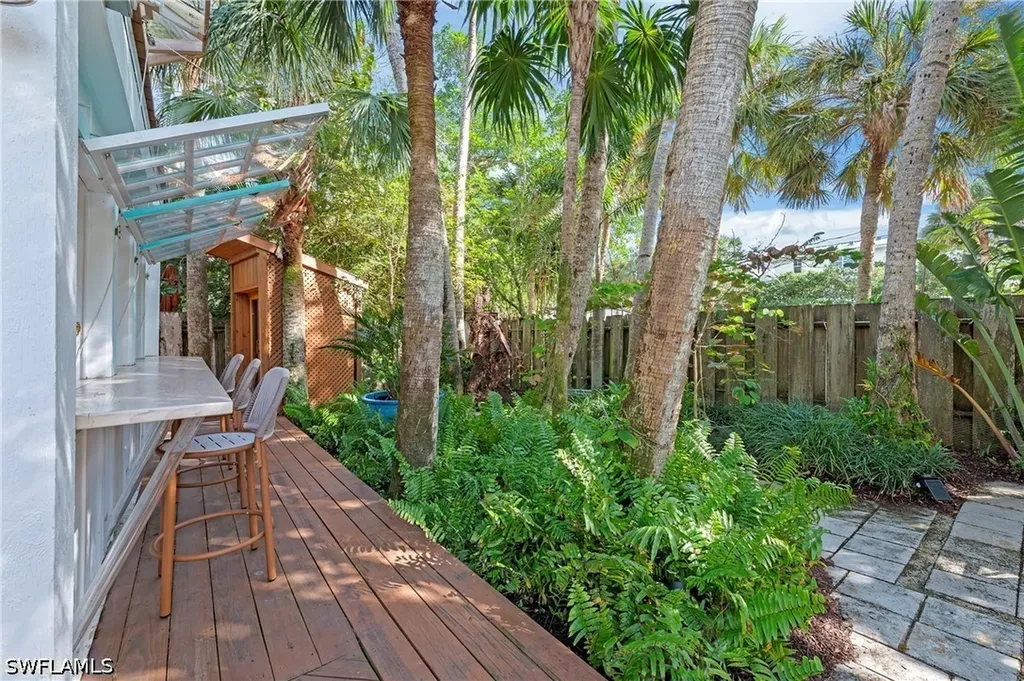 61 12th Avenue S Naples FL 34102