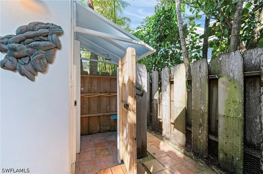 61 12th Avenue S Naples FL 34102