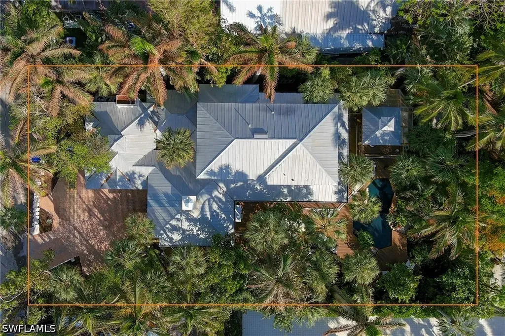 61 12th Avenue S Naples FL 34102