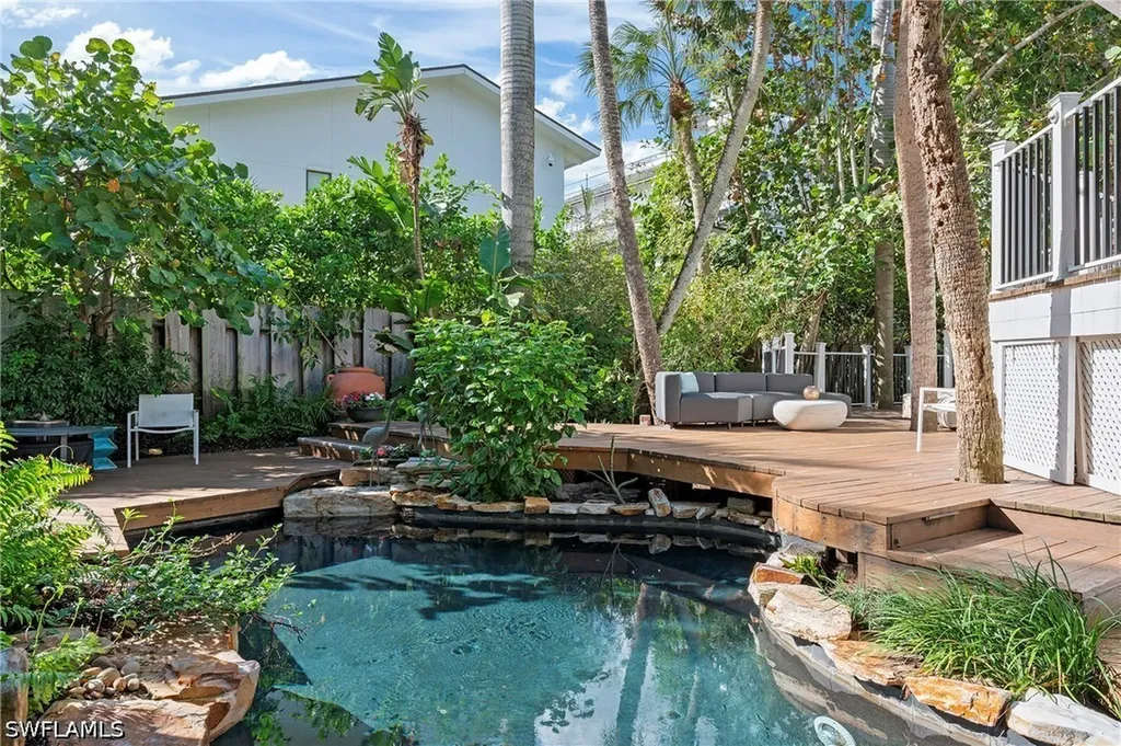 61 12th Avenue S Naples FL 34102