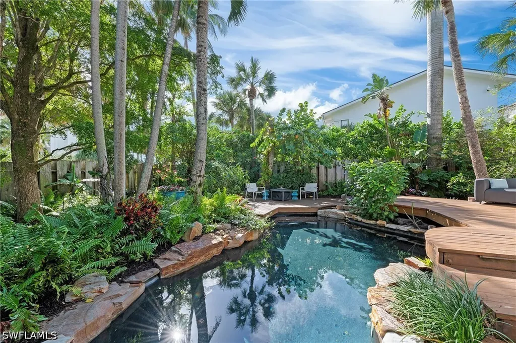 61 12th Avenue S Naples FL 34102