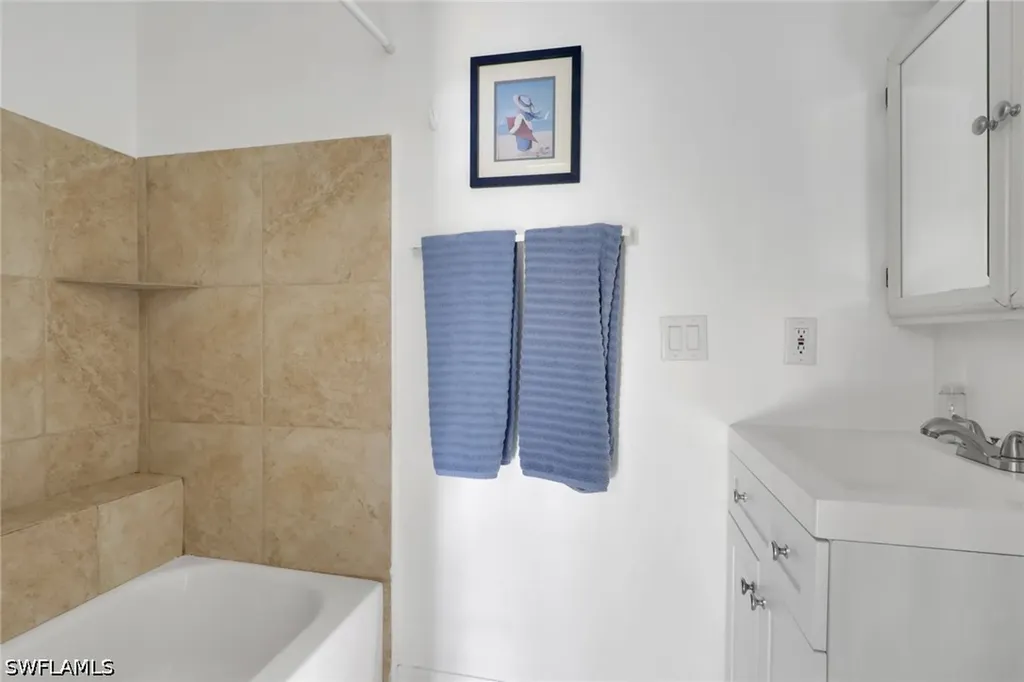 2772 Riverview Drive Naples FL 34112