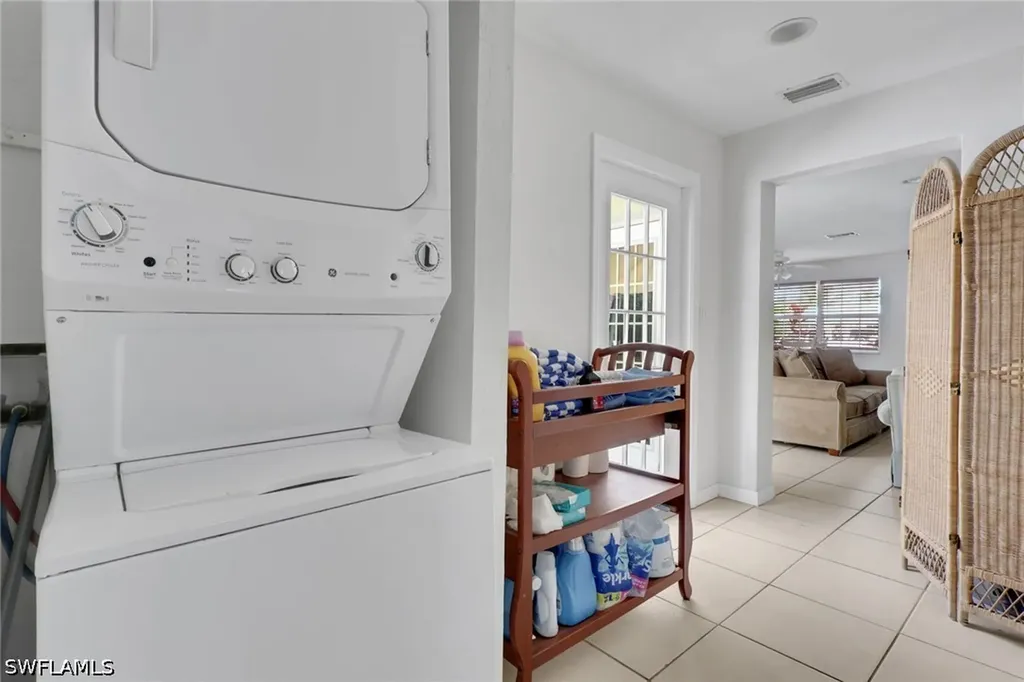 2772 Riverview Drive Naples FL 34112