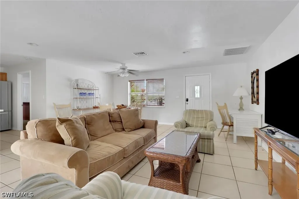 2772 Riverview Drive Naples FL 34112