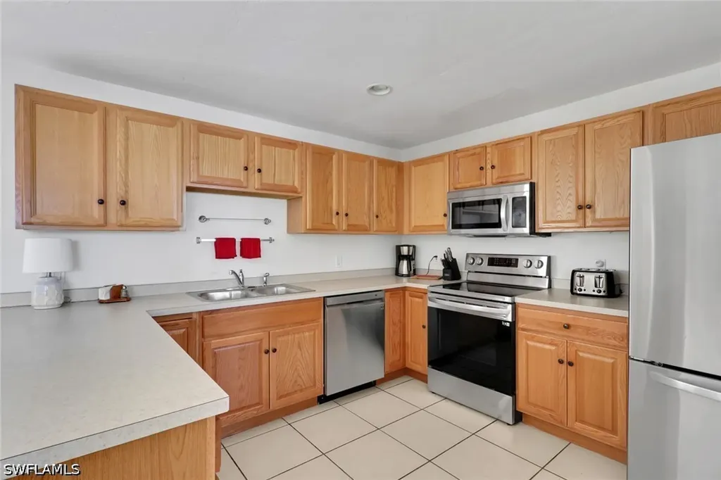 2772 Riverview Drive Naples FL 34112