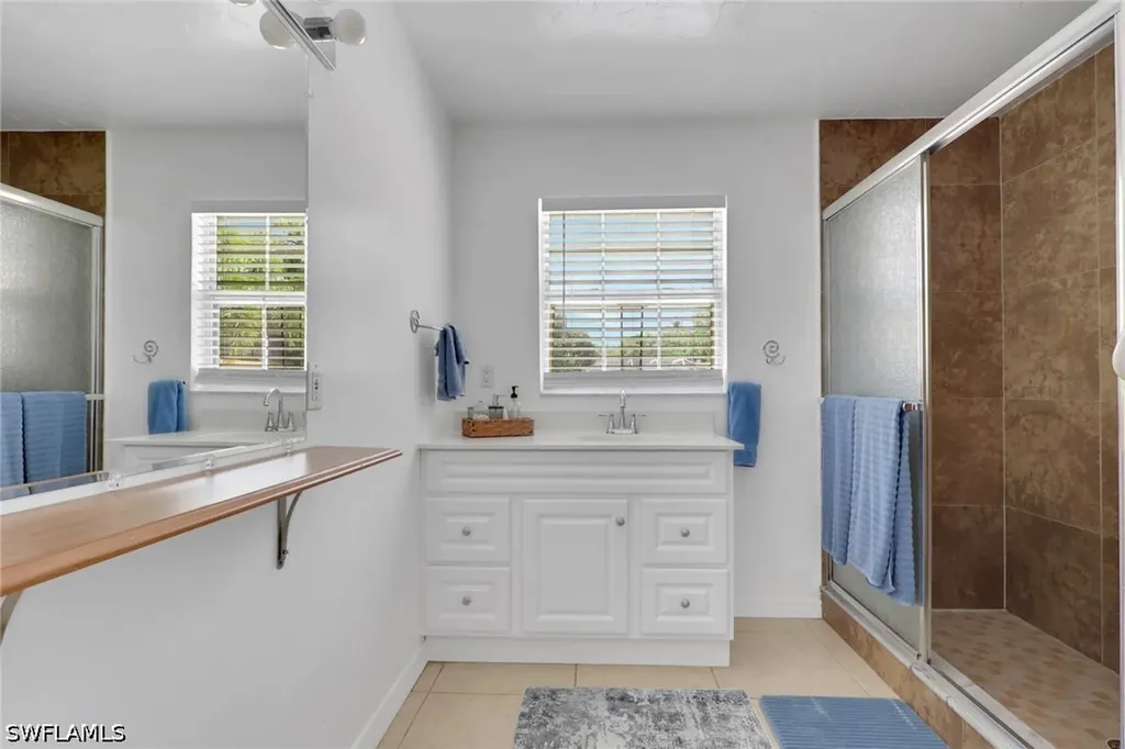 2772 Riverview Drive Naples FL 34112