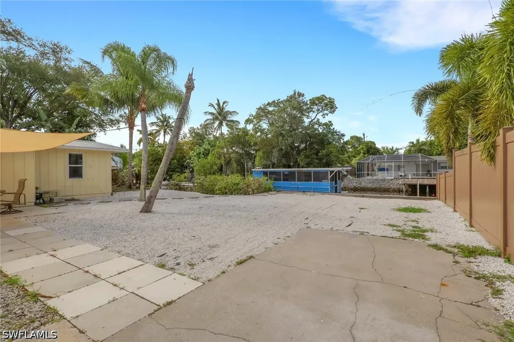 2772 Riverview Drive Naples FL 34112