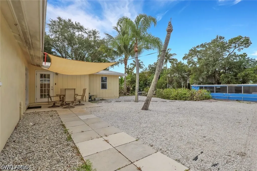 2772 Riverview Drive Naples FL 34112
