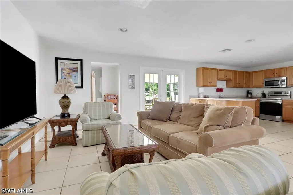 2772 Riverview Drive Naples FL 34112