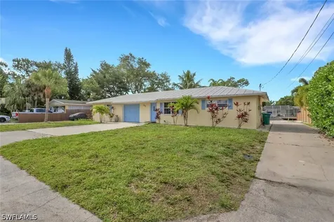 2772 Riverview Drive Naples FL 34112