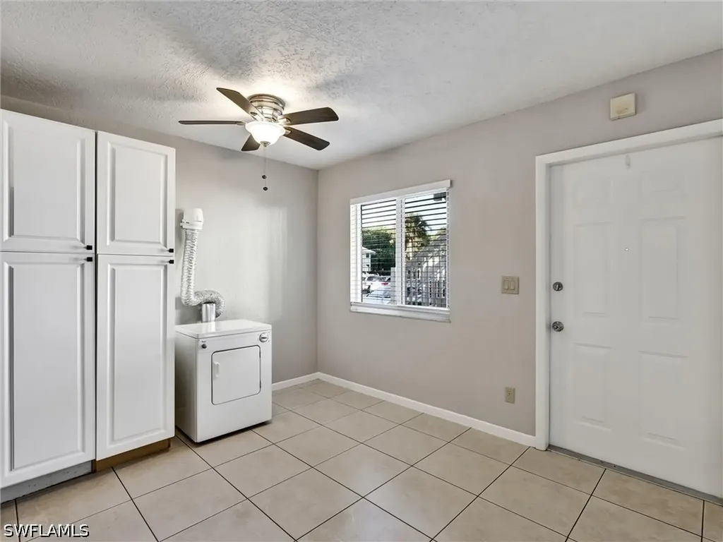 4621 Bayshore Drive Naples FL 34112