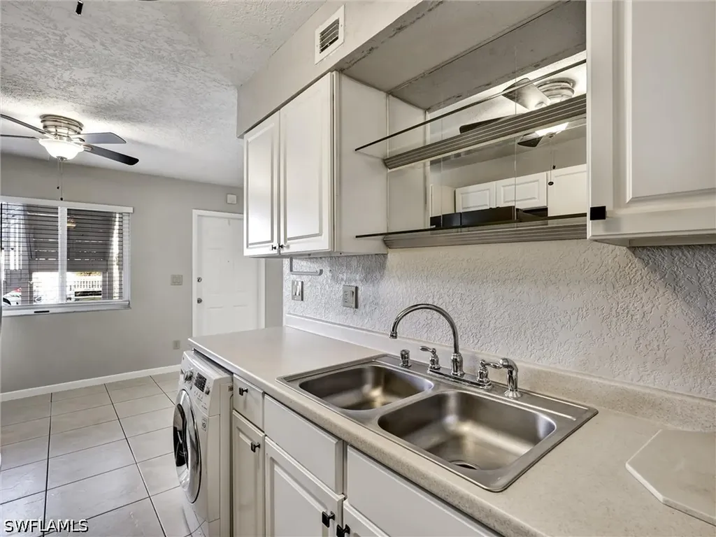 4621 Bayshore Drive Naples FL 34112