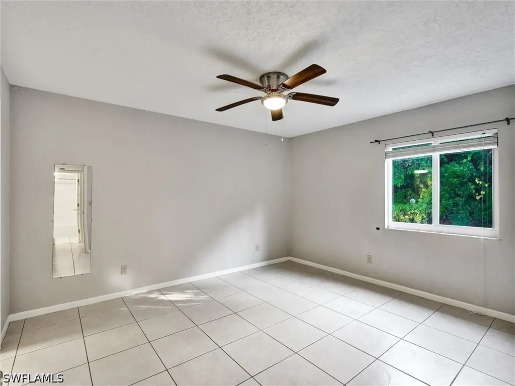 4621 Bayshore Drive Naples FL 34112