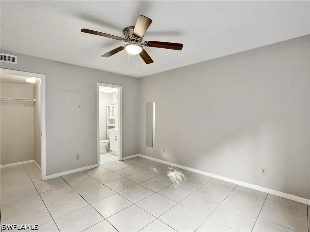 4621 Bayshore Drive Naples FL 34112