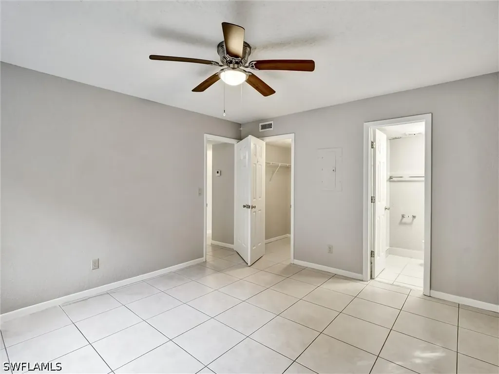 4621 Bayshore Drive Naples FL 34112