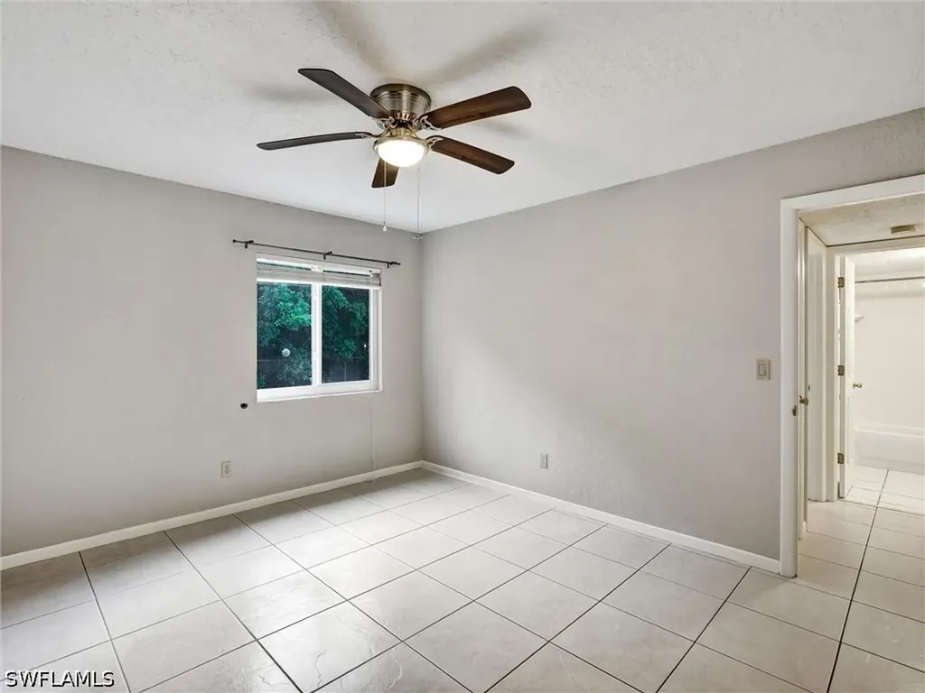 4621 Bayshore Drive Naples FL 34112