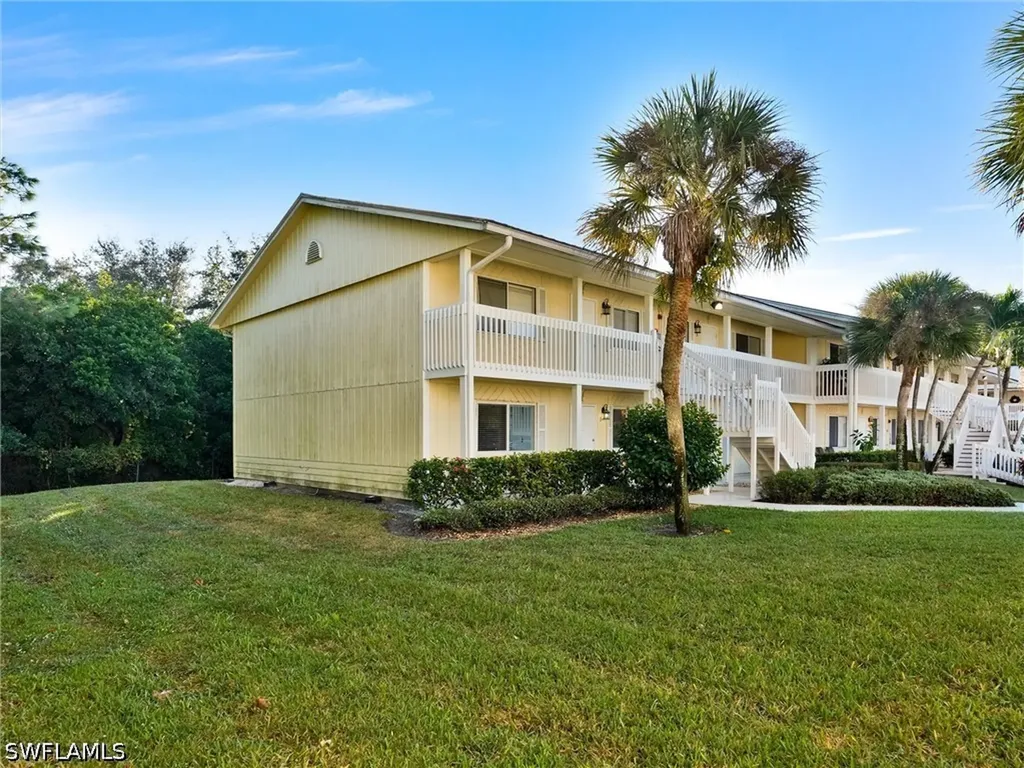 4621 Bayshore Drive Naples FL 34112