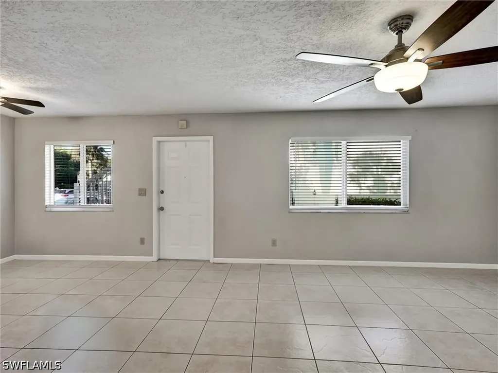 4621 Bayshore Drive Naples FL 34112