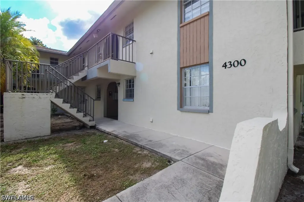 4300 Gulfstream Drive Naples FL 34112