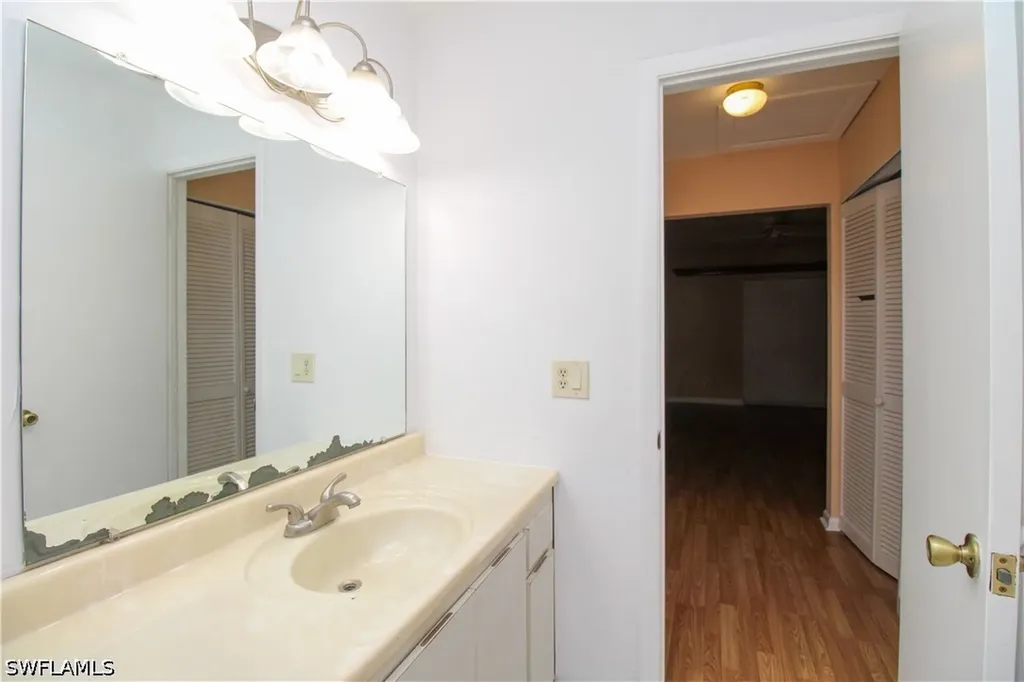 4300 Gulfstream Drive Naples FL 34112