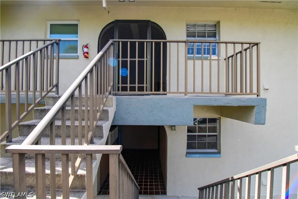 4300 Gulfstream Drive Naples FL 34112