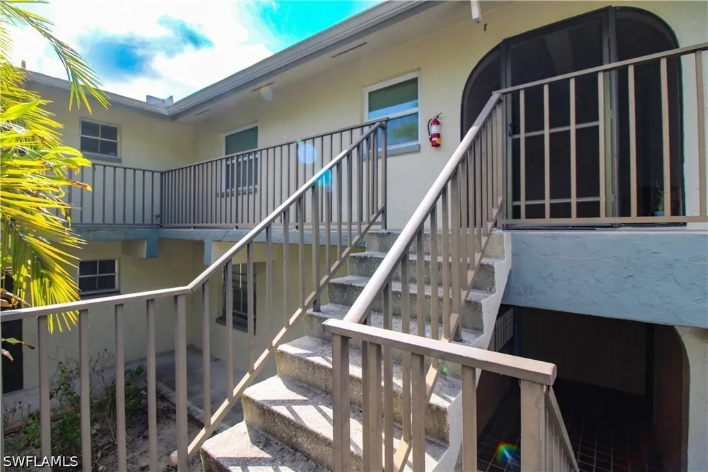 4300 Gulfstream Drive Naples FL 34112