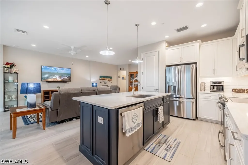 2555 Seychelles Drive Naples FL 34112