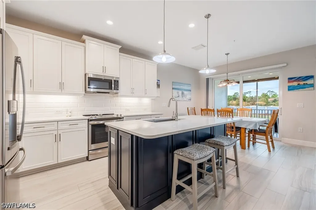 2555 Seychelles Drive Naples FL 34112