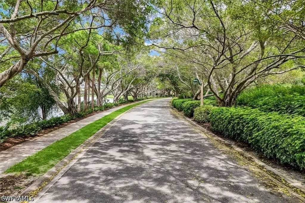 1895 Les Chateaux Boulevard Naples FL 34109