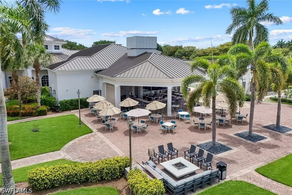 1895 Les Chateaux Boulevard Naples FL 34109