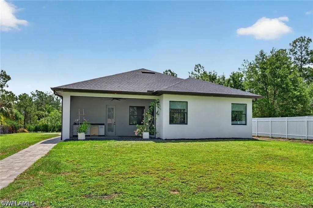 4395 16th Street NE Naples FL 34120