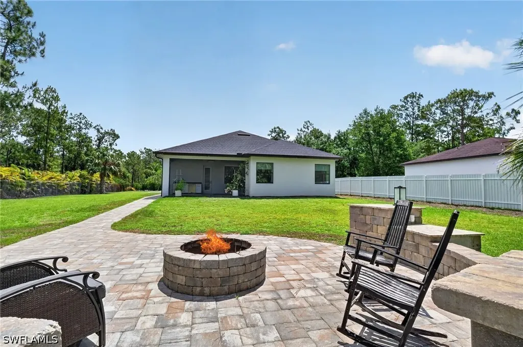4395 16th Street NE Naples FL 34120