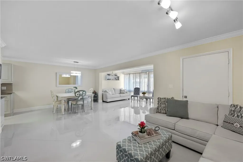 2100 Gulf Shore Boulevard N Naples FL 34102