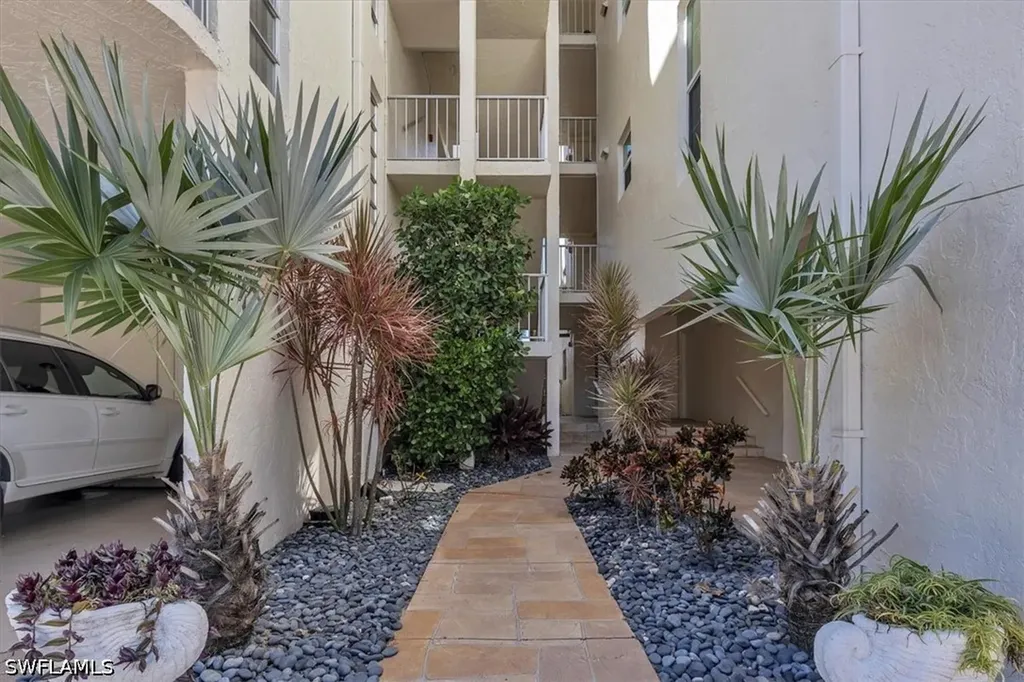 848 Collier Court Marco Island FL 34145
