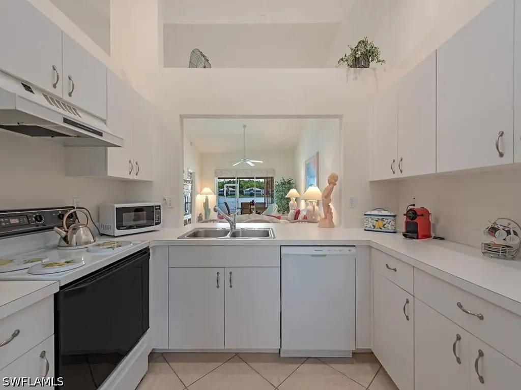 2960 W Crown Pointe Boulevard Naples FL 34112