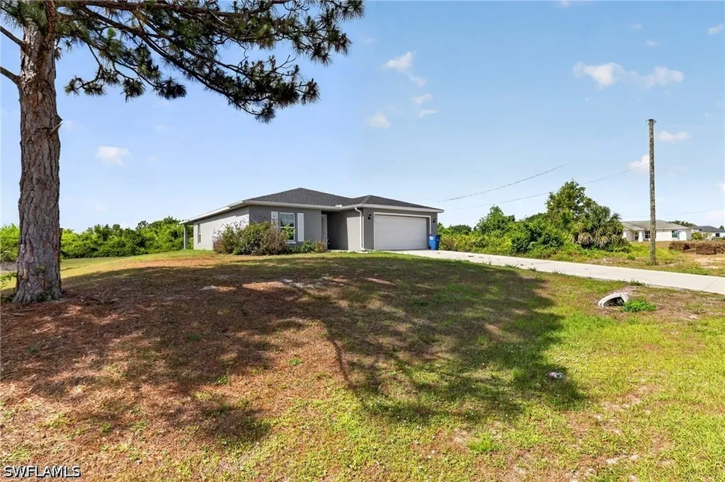 3911 14th Street SW Lehigh Acres FL 33976
